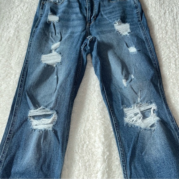 Hollister Ultra High Rise Mom Jeans Distressed Size 7 - Picture 3 of 4